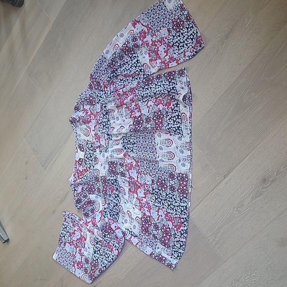 EUC Ariat Tracey Blouse Women's Medium Sheer Red/Blue Paisley Print Shirt - Picture 1 of 9